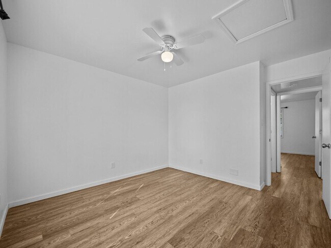 Building Photo - 110 Ravenwood Dr