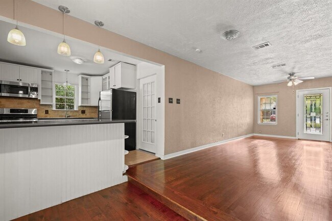Building Photo - 5712 Avenue D