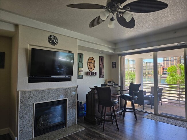 Building Photo - VACATION RENTAL - Condo on the River