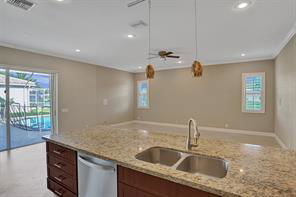 Building Photo - 5977 NW 73rd Ct
