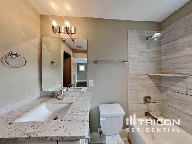 Building Photo - 1200 Hillwood Private Cove