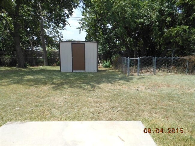 Building Photo - 1005 Cedar Dr