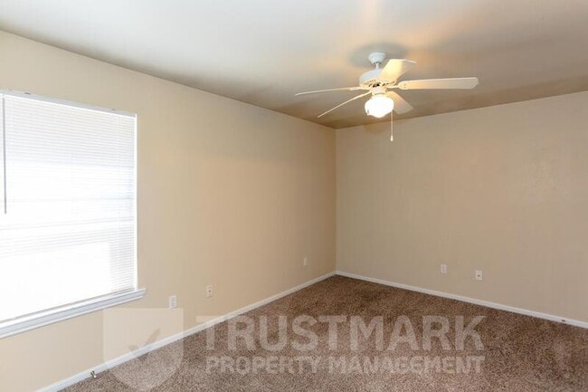 Building Photo - 310 S 40th St