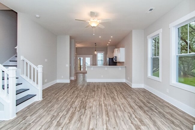 Building Photo - SUMMERWALK