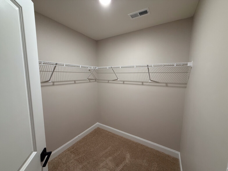 Building Photo - 147 Hyacinth Ln