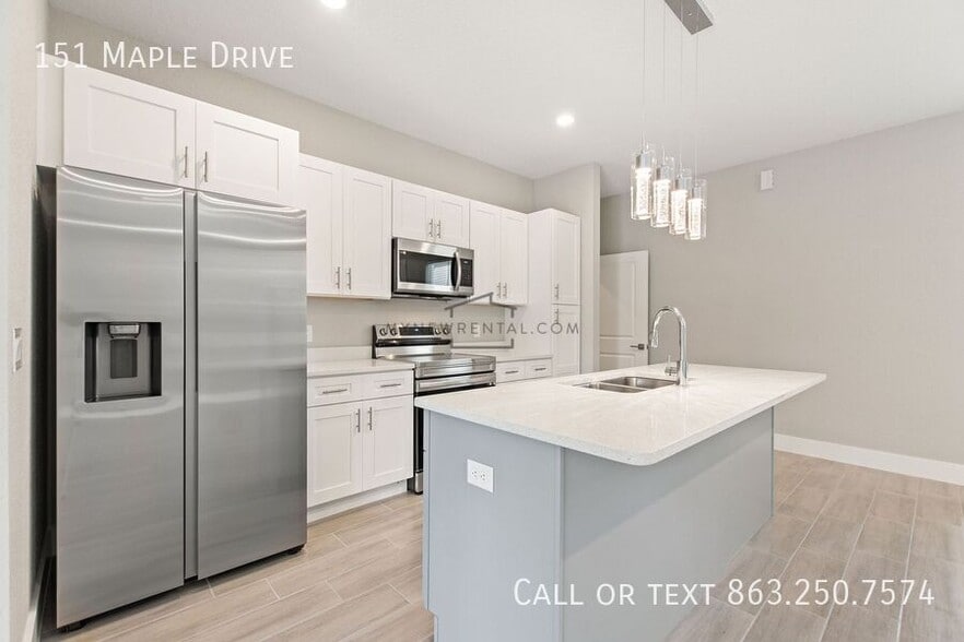 Building Photo - 151 Maple Dr