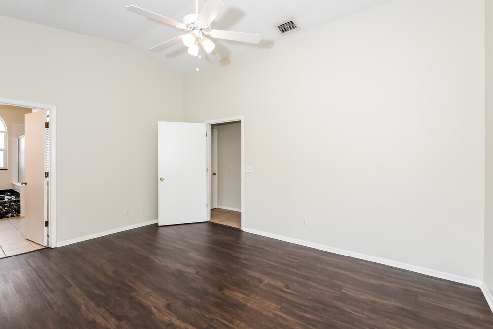 Building Photo - 2640 Rolling Broak Dr