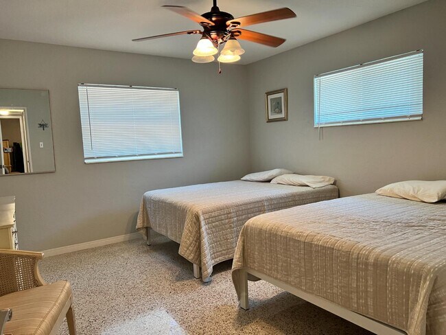 Building Photo - 6164 Fairfield Ave S