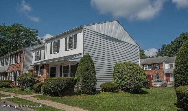 Building Photo - 166 Haverford Dr