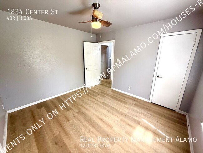 Building Photo - 1834 Center St