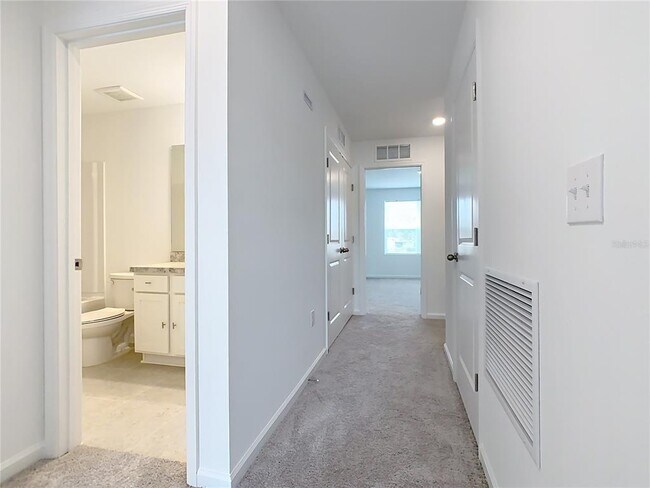 Building Photo - 3270 Vesara Dr