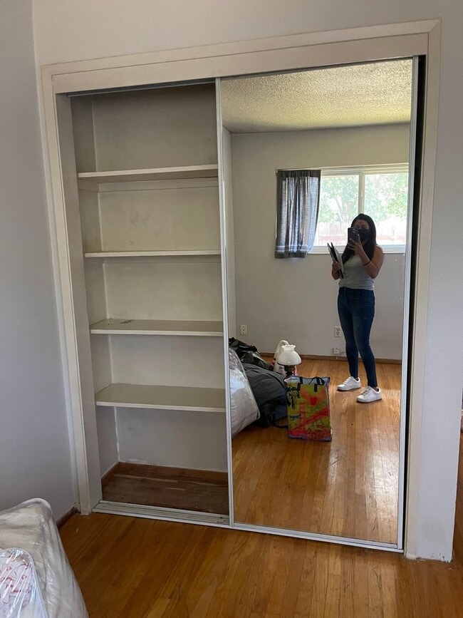 Building Photo - 5 Bedroom, 3 Bath Home in East Davis