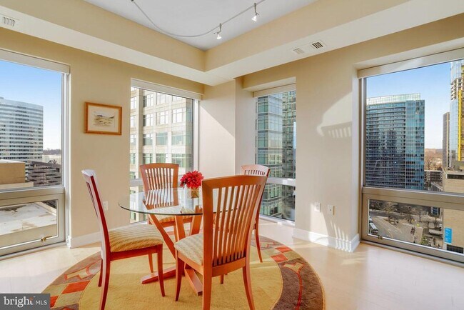 Building Photo - 1111 19th St N