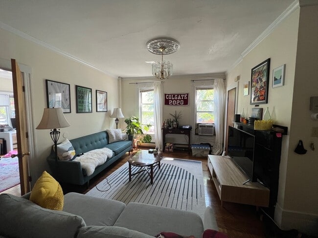 Primary Photo - 329 Broadway