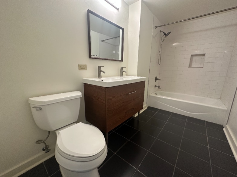 Building Photo - 1401 Scott St