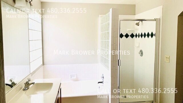 Building Photo - 244 N Cobblestone St