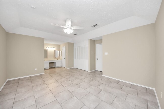 Building Photo - 14718 Windfern Forest Dr