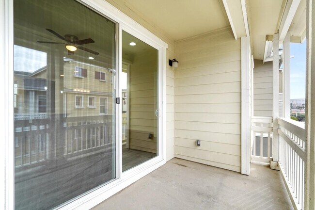 Building Photo - 643 Turnbuckle Dr