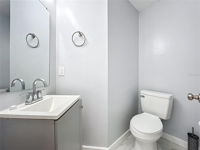 Building Photo - 622 Anhinga Rd