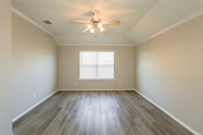 Building Photo - 2036 Forest Meadow Dr
