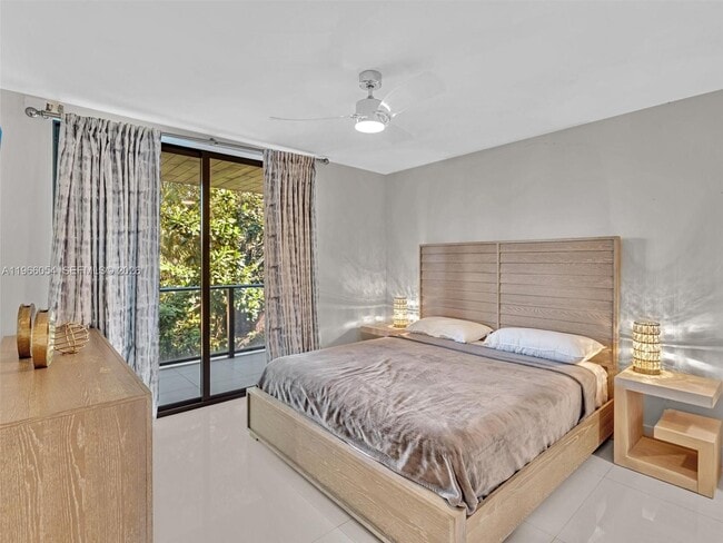 Building Photo - 3040 N Ocean Blvd