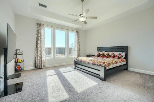 Building Photo - 16616 Sunnyland Dr