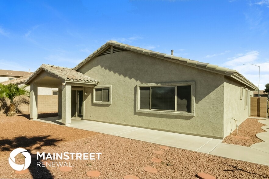 Building Photo - 2822 S Abbey