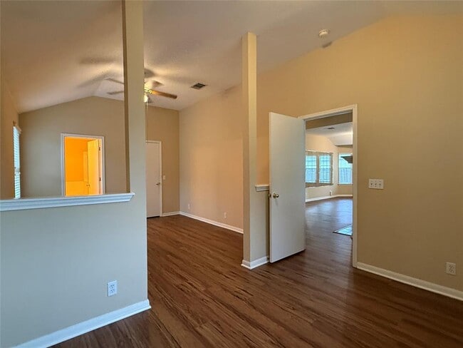 Building Photo - 25 Azalea Dr