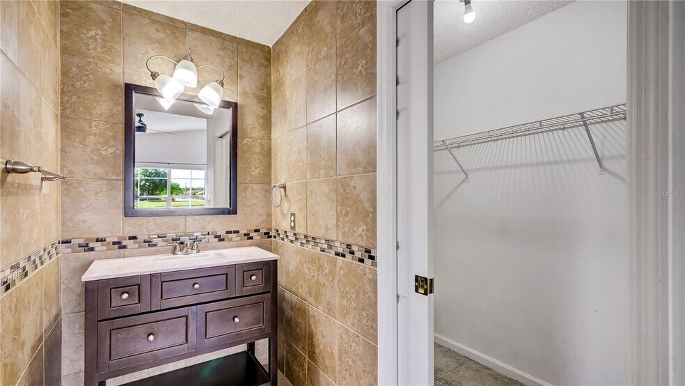 Building Photo - 1445 Sophie Way