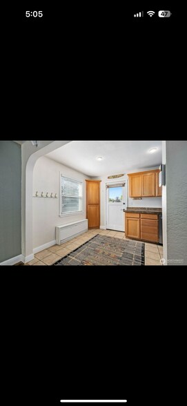 Building Photo - 520 S Wilbur Ave