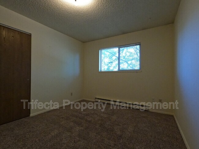 Building Photo - 1644 E Pitkin St