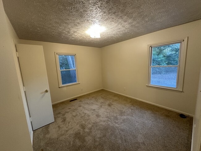 Building Photo - 361 Taft St