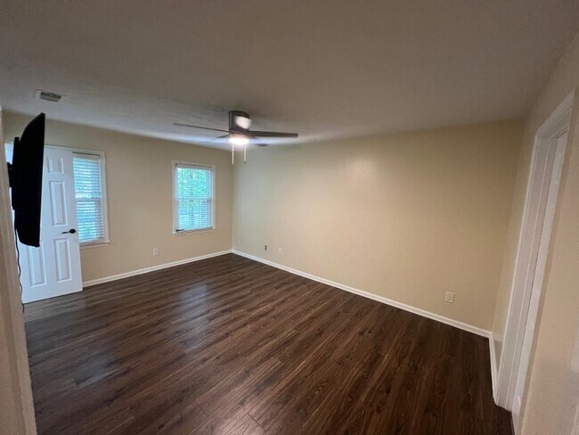 Building Photo - 4008 Rock Mill Dr