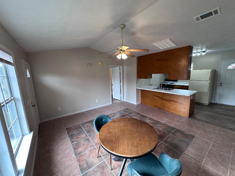 Building Photo - 51 Co Rd 44