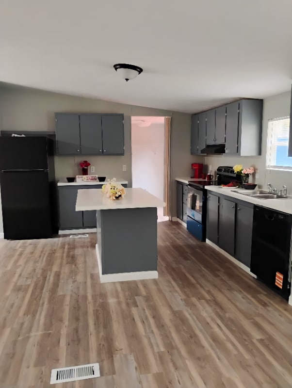 Building Photo - 138 Rainbow Dr