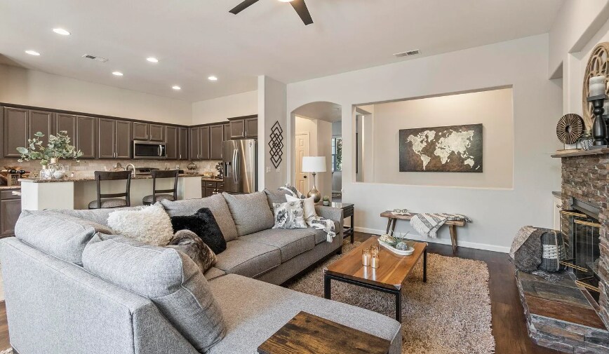 Building Photo - 10345 Coyote Creek Dr