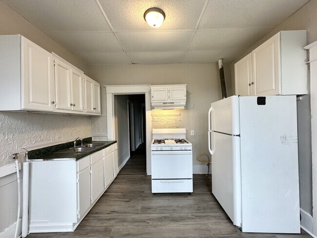 Building Photo - 811 17th St SW