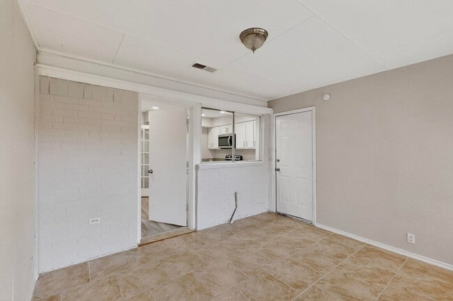 Building Photo - Cozy Living Near Rockwall Lake