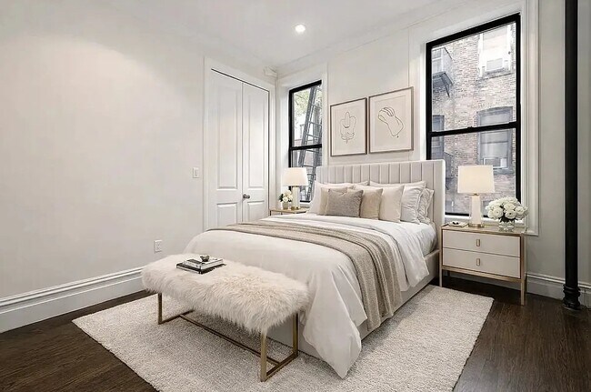 Building Photo - 223 Mott St