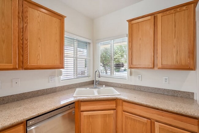 Building Photo - 55+, Age Restricted, 2 Bed, 2 Bath, Single...