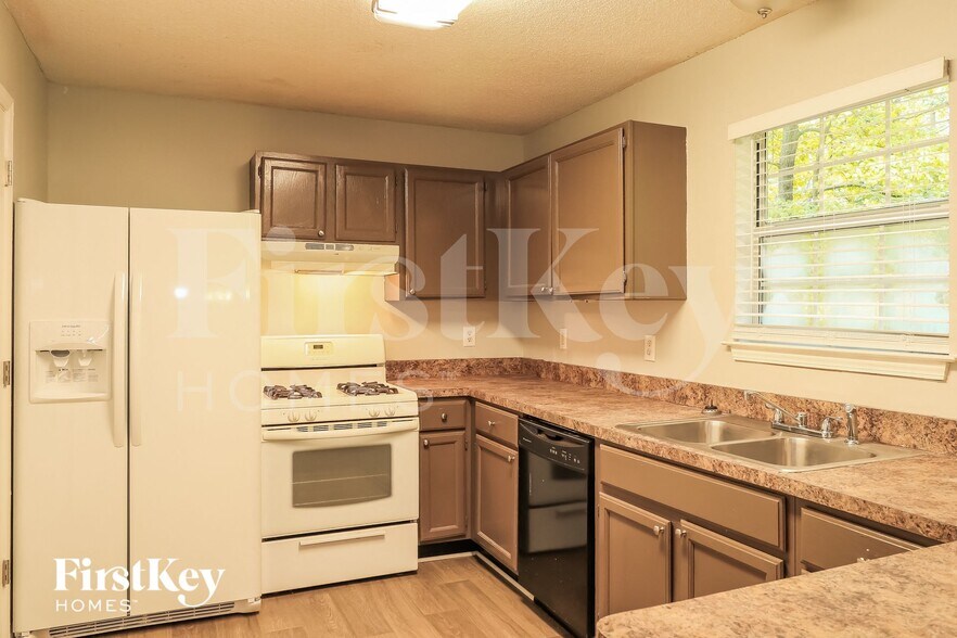 Building Photo - 1456 Chaseway Cir