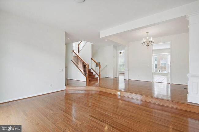 Building Photo - 15041 Clementine Way