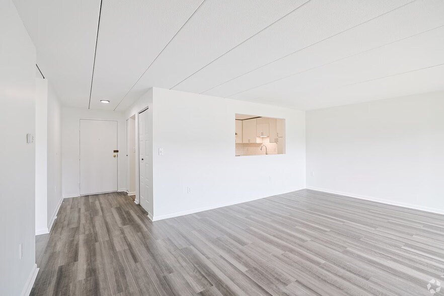 Building Photo - 55 Hill Rd