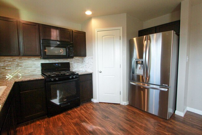 Building Photo - 3 Bedroom, 2.5 Bath Home in East Austin's ...