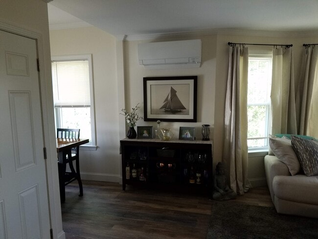 Building Photo - 1 Main St