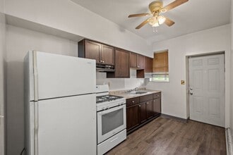 Building Photo - 2232 Woodstock Ave