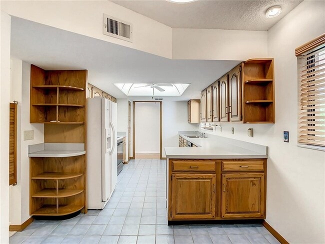 Building Photo - 1158 Carmel Cir