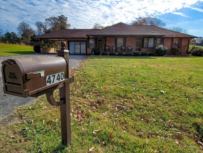 Building Photo - 4740 Burgess Falls Rd