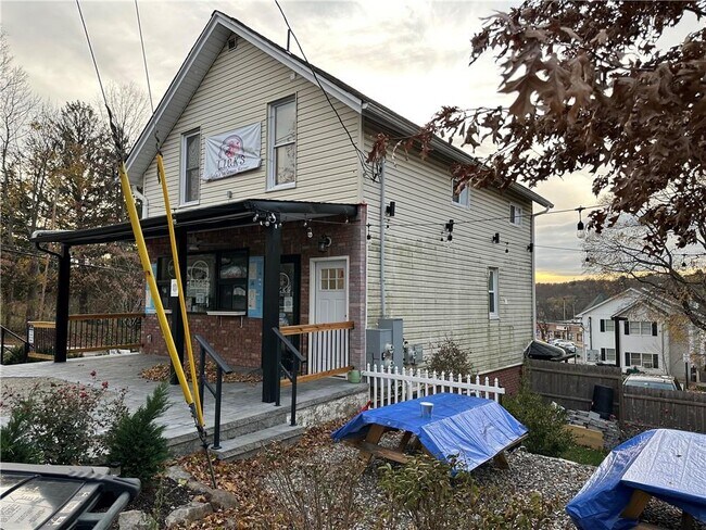 Building Photo - 29 Demarest Ave
