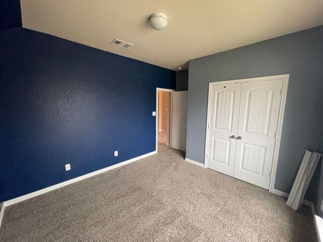 Building Photo - Move-In Ready! Stunning 1.5-Story Home wit...